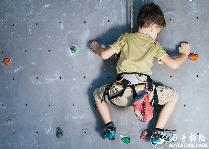 定制儿童景区攀岩墙成人室内场馆攀岩户外公园体能训练竞技拓展场地